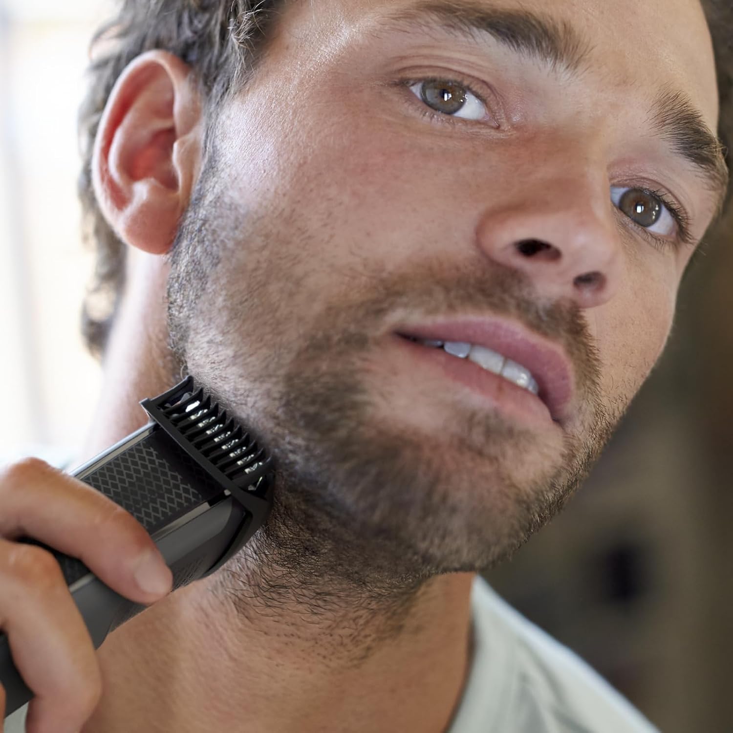 Philips Barttrimmer BT5515/15 – Bartschneider Herren, 40 Längeneinstellungen, Lift & Trim Pro System, 90 Min. Laufzeit, Testsieger - SmartRasur