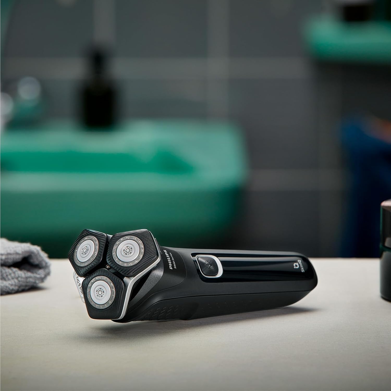 Philips Shaver Series 5000 S5898/50 – Elektrorasierer Herren Nass & Trocken, SkinIQ, 360° - Scherkopf, Trimmer, Reinigungsstation, Reiseetui - SmartRasur